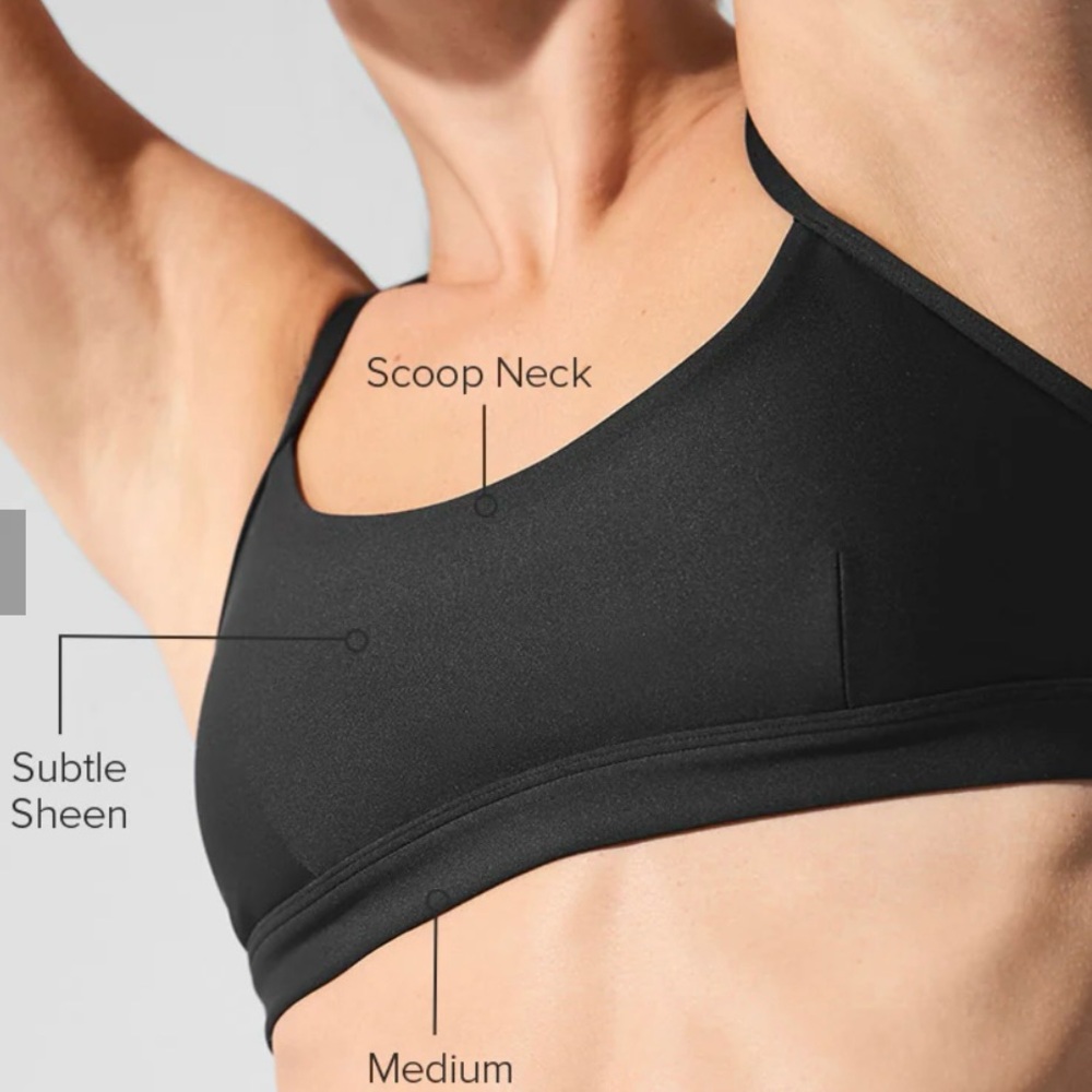 Alo Yoga Intrigue Bra - Picture 4 of 5